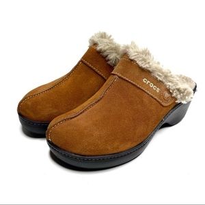 CROCS Cobbler Faux Fur Lined 100% Suede Leather Clog in Chestnut